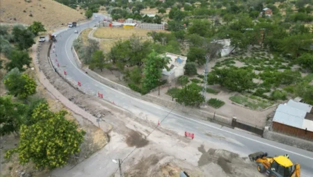 Başkan Memduh Büyükkılıç: “Erenköy ve Eğribucak’ta 29 Milyon TL’lik Altyapı Yatırımı Yapıyoruz”